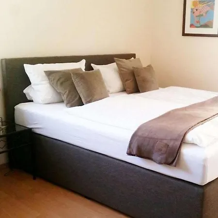 Vakantiehuis In With Parking